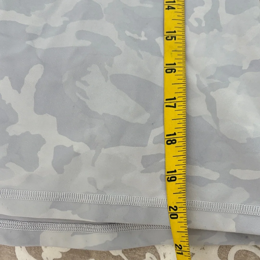 lululemon athletica Power Y Gray Camo Tank Top Size 4 - Picture 4 of 5